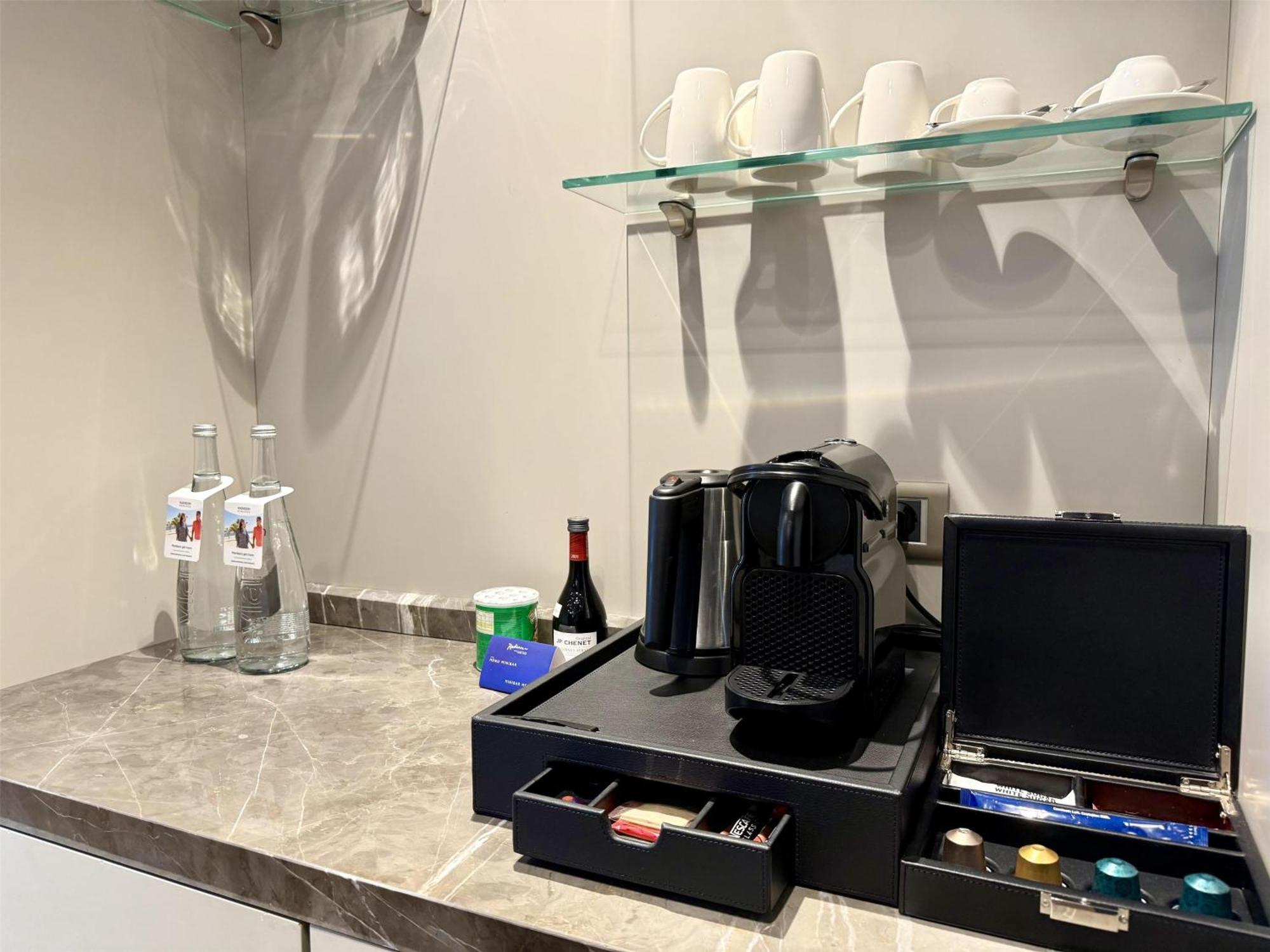Radisson Blu Hotel & Conference Center, Найамей Екстериор снимка