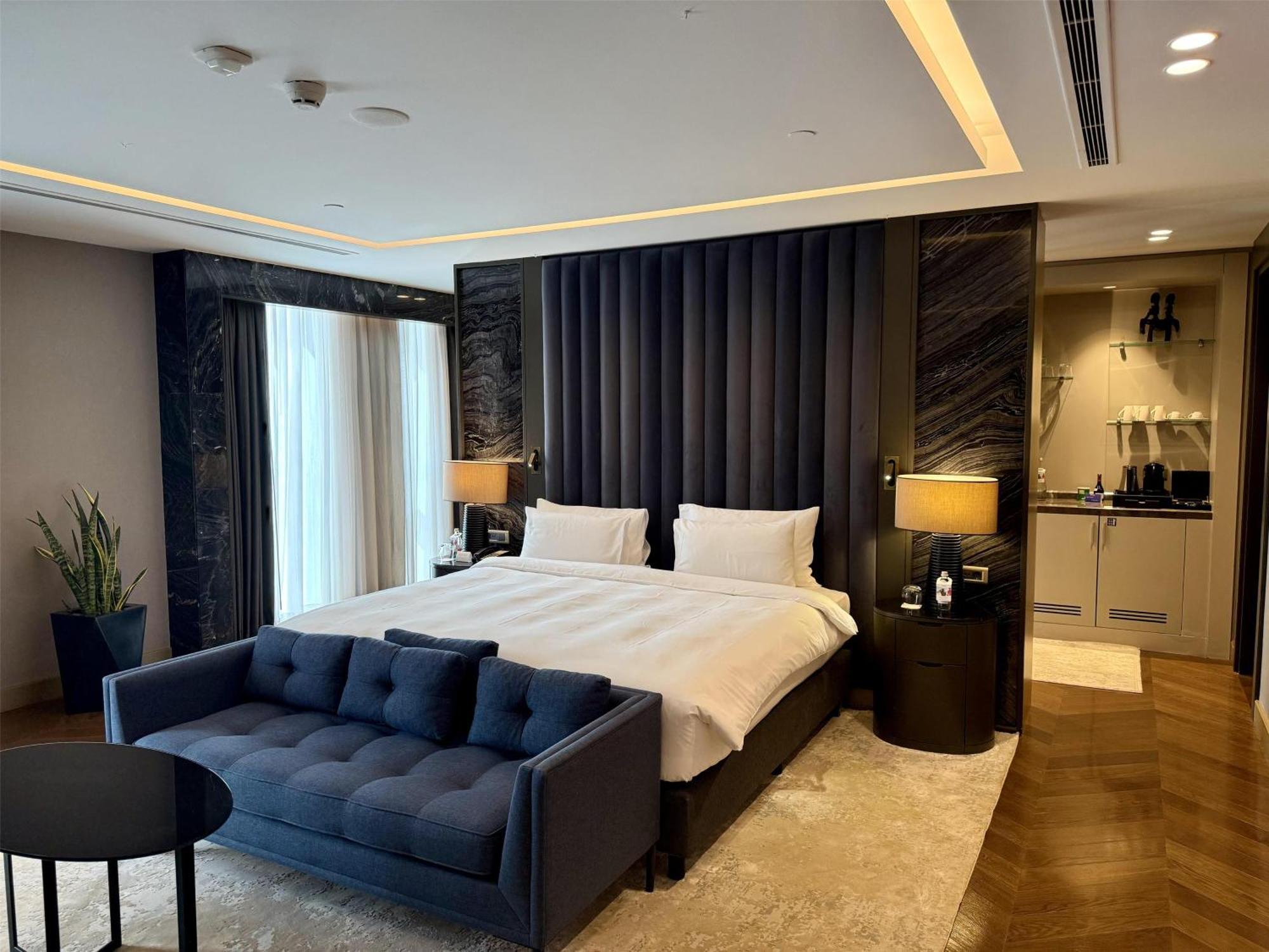 Radisson Blu Hotel & Conference Center, Найамей Екстериор снимка