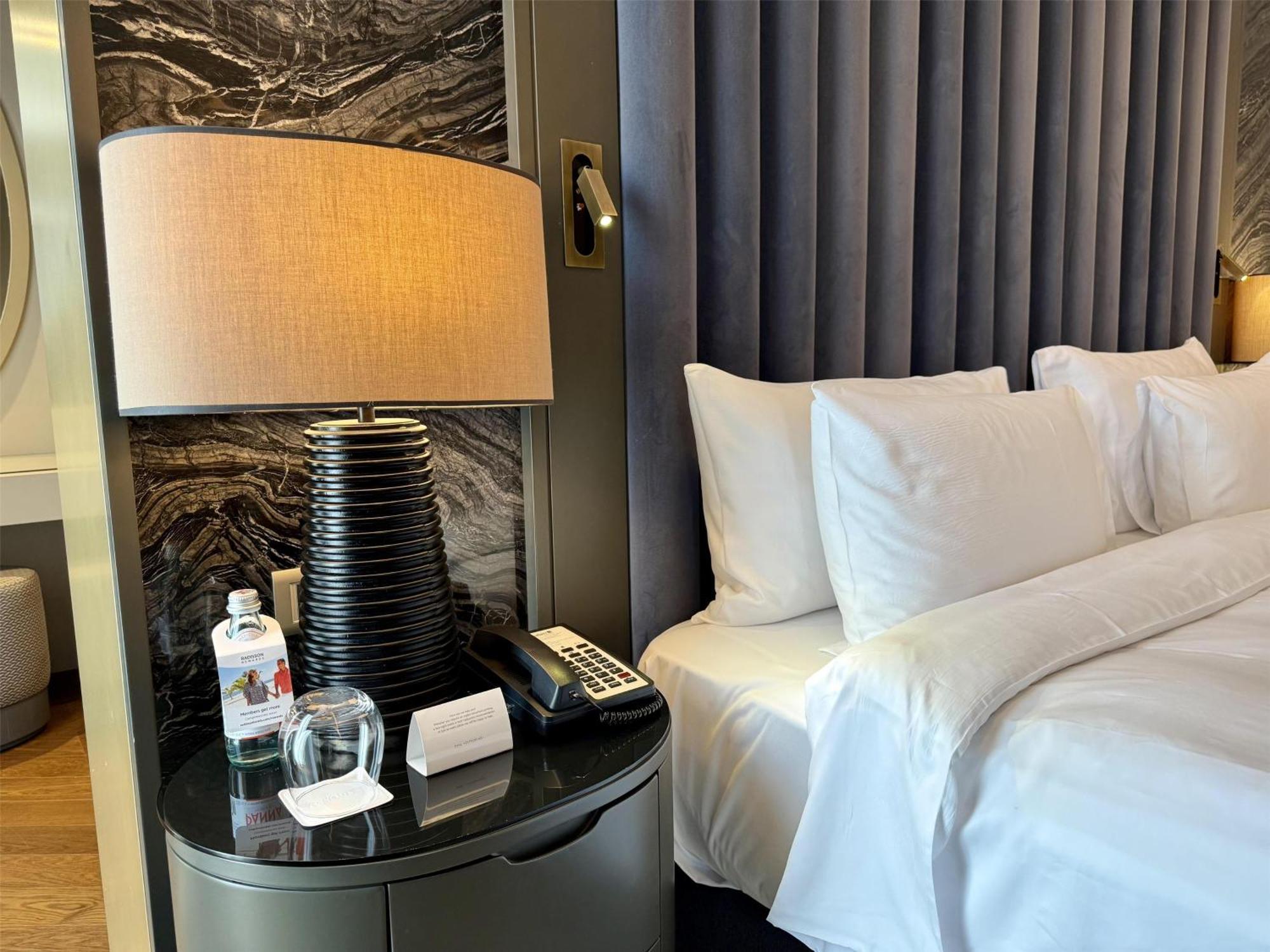 Radisson Blu Hotel & Conference Center, Найамей Екстериор снимка